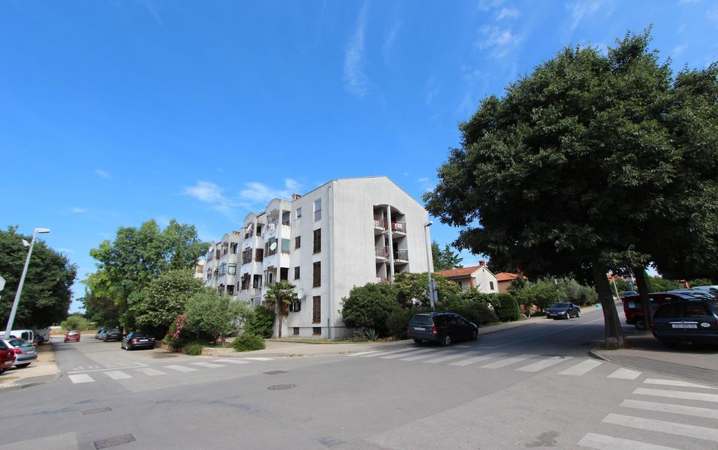 Apartment Vesna โรวีน ภายนอก รูปภาพ