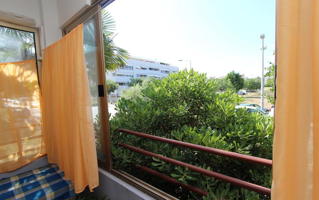 Apartment Vesna โรวีน ภายนอก รูปภาพ